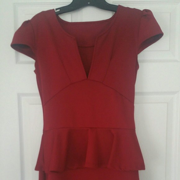 Beautifull dress size Small never worn - Picture 2 of 3